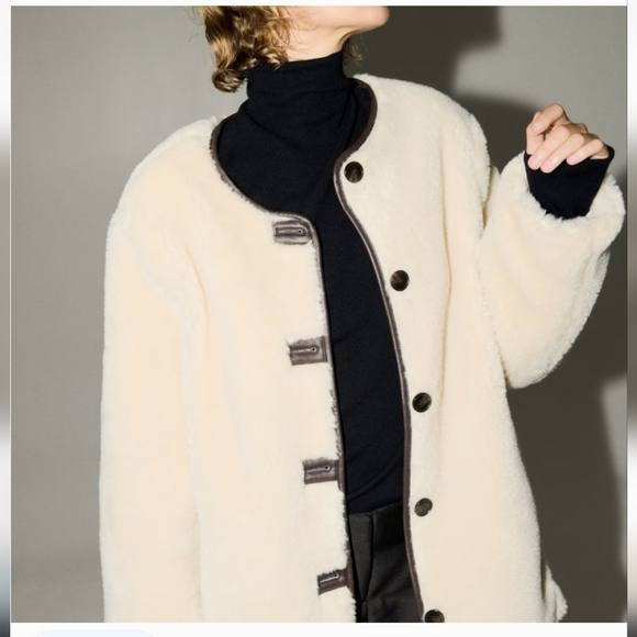 H&M Cream Teddy Jacket with dark brown Accents - Picture 2 of 4